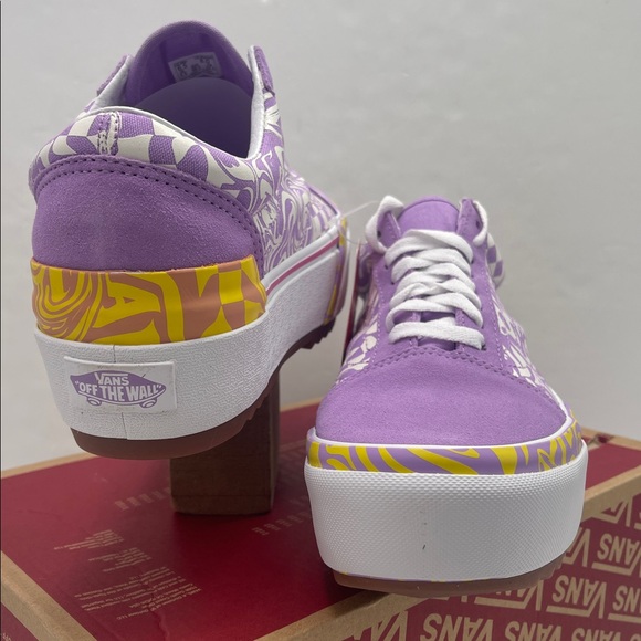 Vans WMNS Old Skool Stacked
Wavy Daze Sheer Lilac
VN0A4U15BD9 Platform Sneakers - Picture 8 of 16